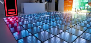 Стеклянный пол